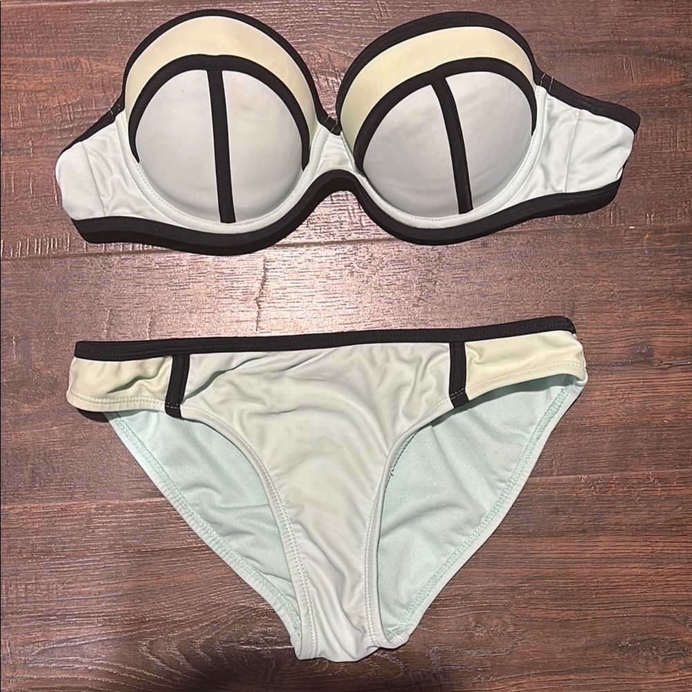 Stylish Women's Swimwear Set in Black and Cream